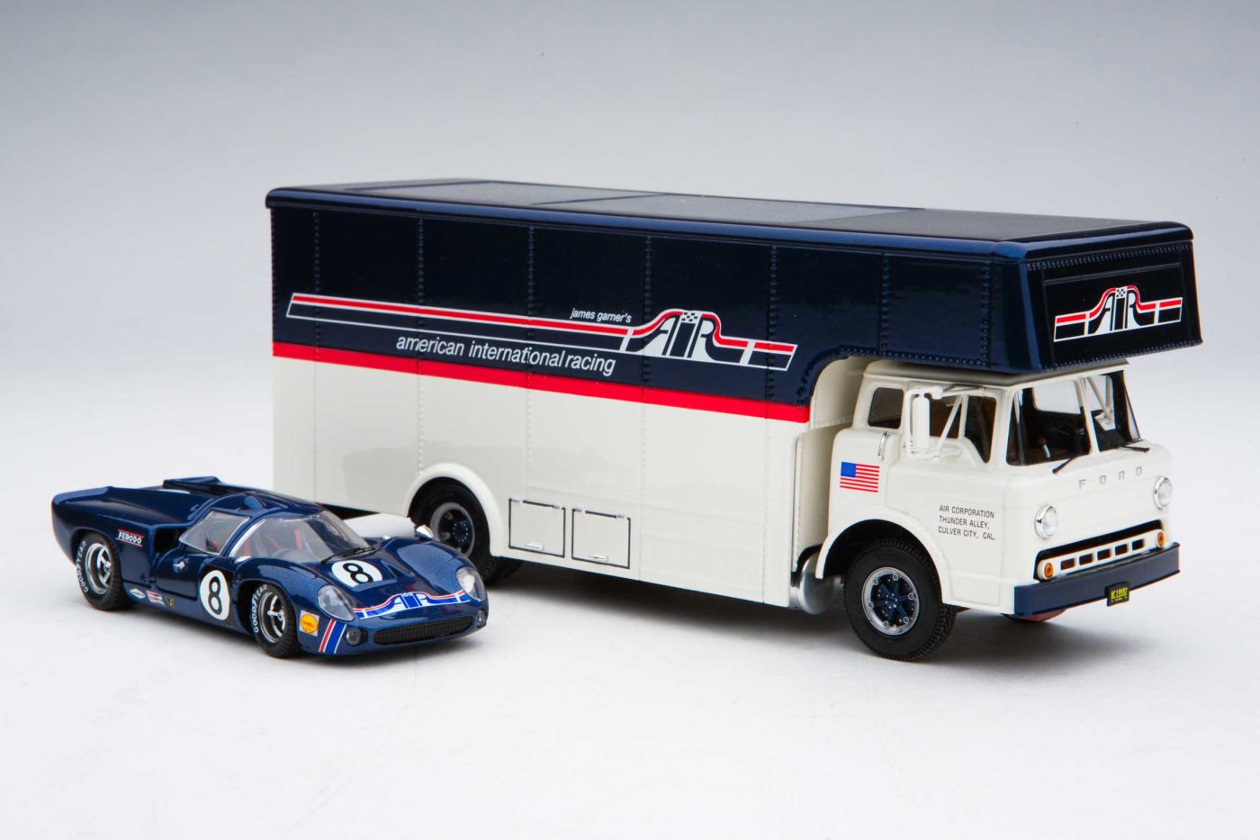 AIR Racing Team Transporter with Lola T70 Mk III Coupe