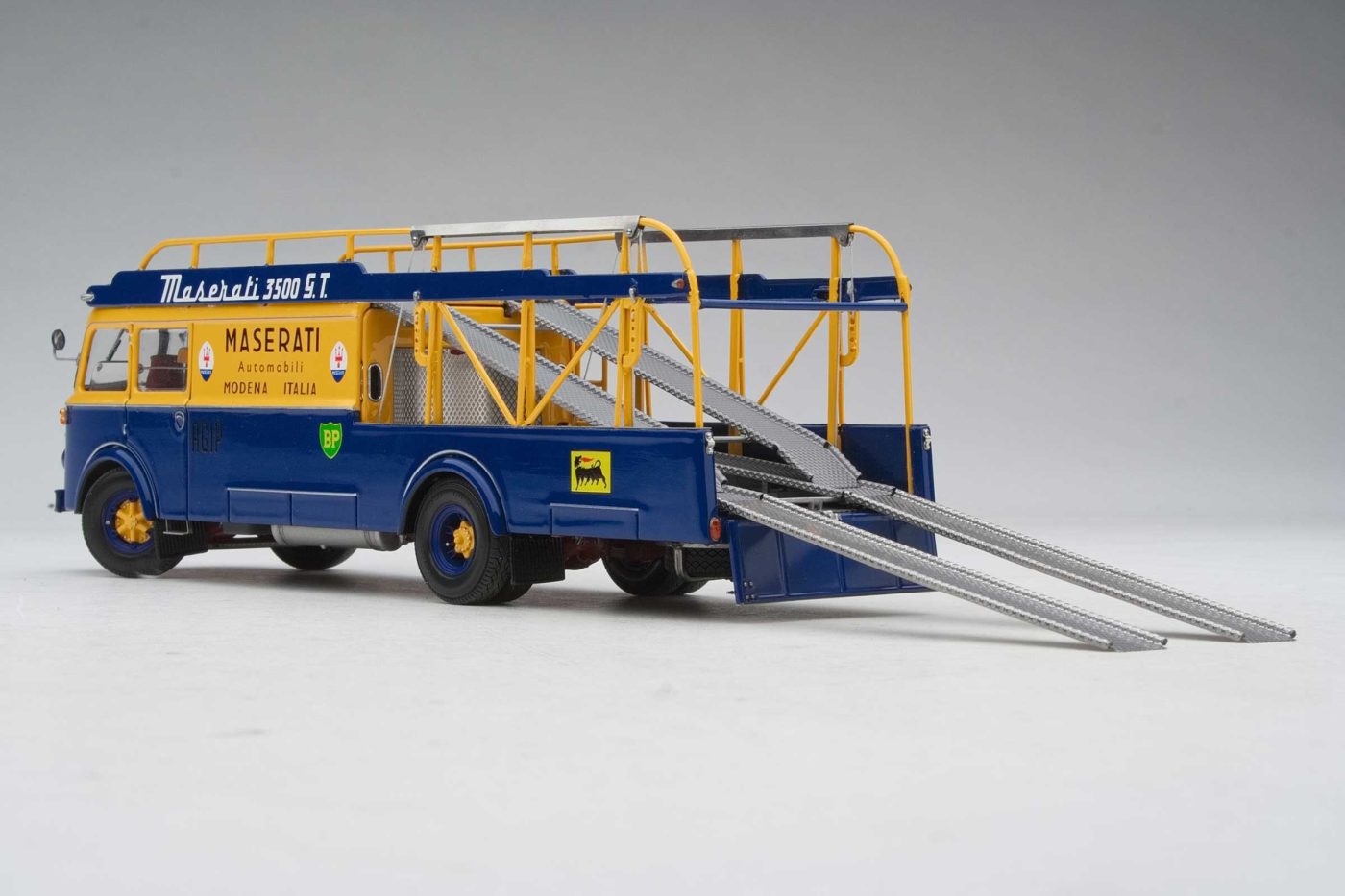 1959 Maserati 3500 G.T. Transporter - Image 3