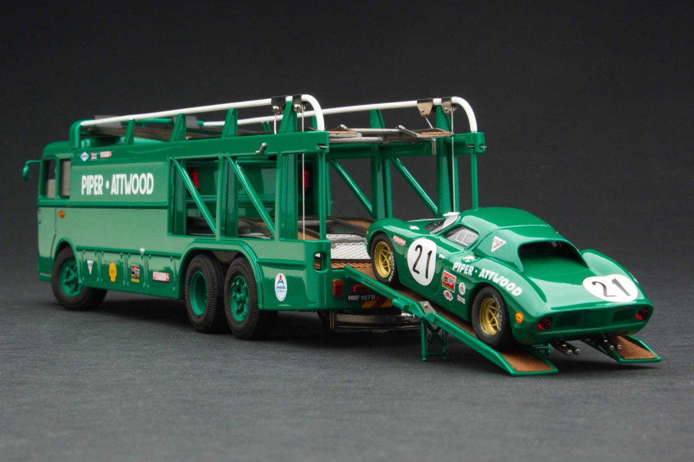 Piper-Attwood Transporter with Ferrari 250 LM - Image 3