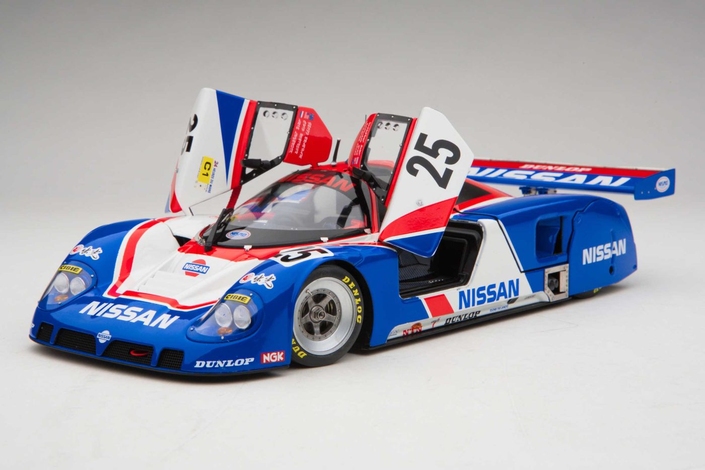 1989 Le Mans 24 Hours | Geoff Brabham, Chip Robinson, Arie Luyendyk | Works Nissan - Image 3