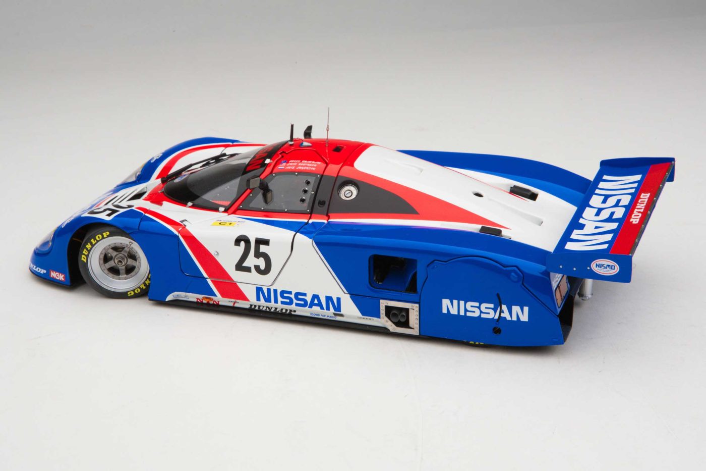 1989 Le Mans 24 Hours | Geoff Brabham, Chip Robinson, Arie Luyendyk | Works Nissan - Image 2
